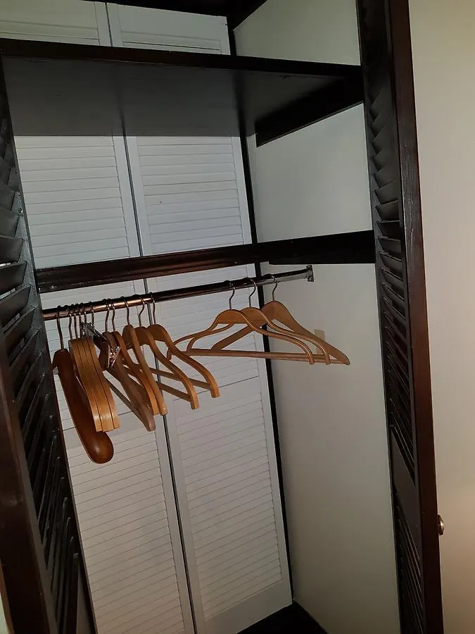 아파트호텔 Brownes Condominium 2 브리지타운 바베이도스