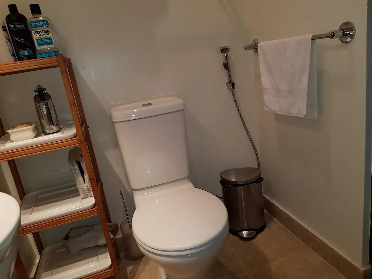 Brownes Condominium 2 브리지타운 0*,  바베이도스